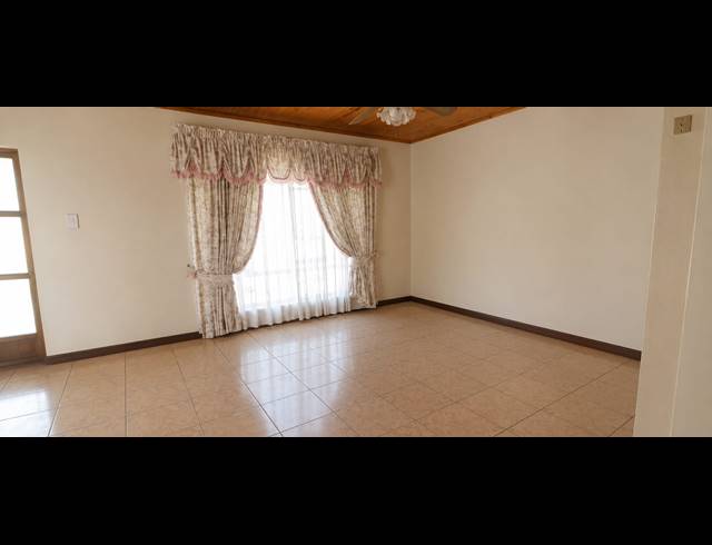 3 BEDROOM HOUSE FOR SALE IN VANDERBIJLPARK CW 5